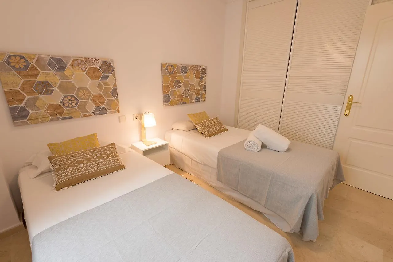 Vacation Marbella: Central Puerto Banus Apartment with Marina Access
