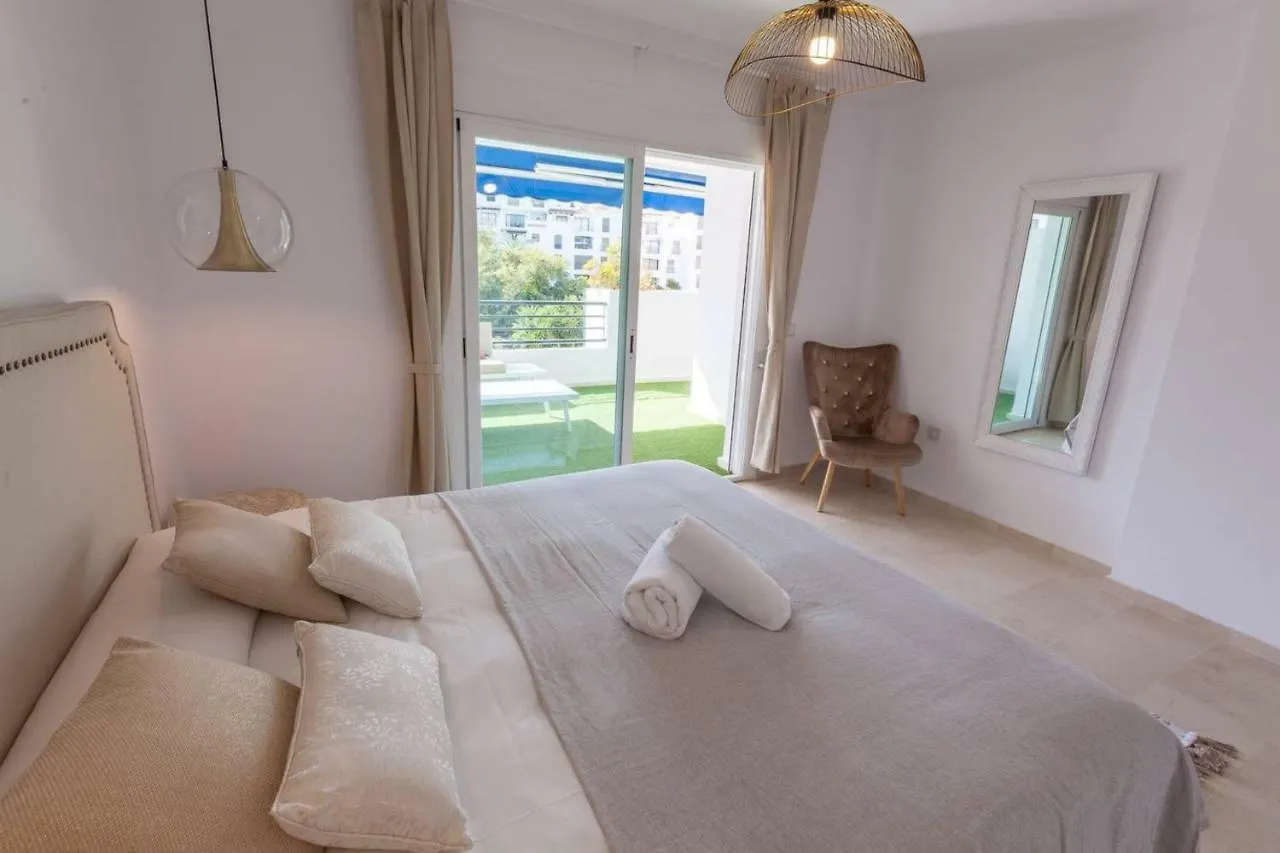 Vacation Marbella: Central Puerto Banus Apartment with Marina Access